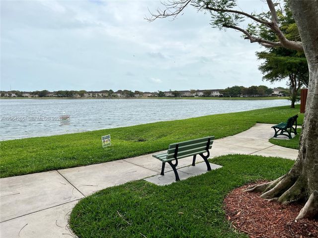 9217 SW 227th St 12, Cutler Bay, FL 33190