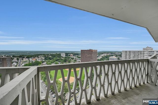 2000 Linwood Avenue 23E, Fort Lee, NJ 07024