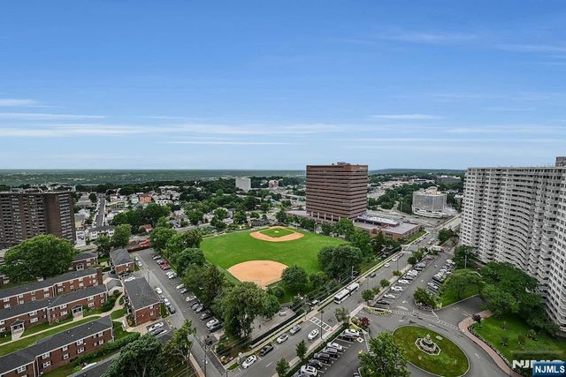 2000 Linwood Avenue 23E, Fort Lee, NJ 07024