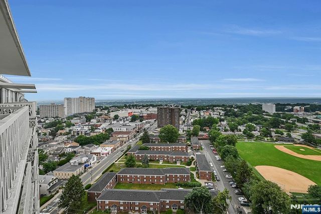 2000 Linwood Avenue 23E, Fort Lee, NJ 07024
