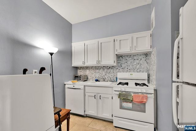 2000 Linwood Avenue 23E, Fort Lee, NJ 07024