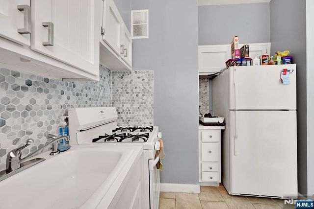 2000 Linwood Avenue 23E, Fort Lee, NJ 07024