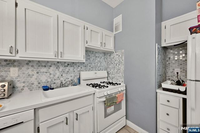 2000 Linwood Avenue 23E, Fort Lee, NJ 07024