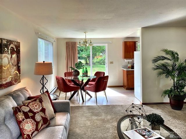 2119 SW Cloverdale Street, Seattle, WA 98106