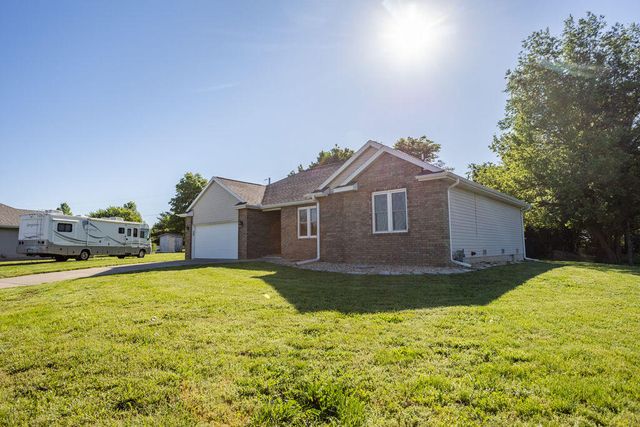 1502 S 17th Avenue, Ozark, MO 65721