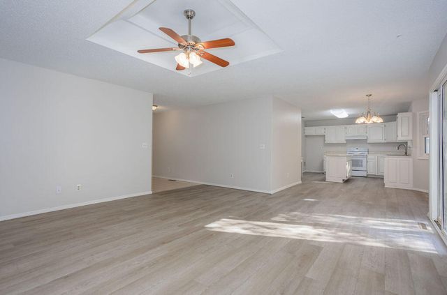 1502 S 17th Avenue, Ozark, MO 65721