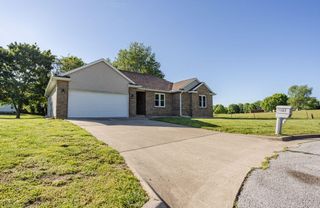 1502 S 17th Avenue, Ozark, MO 65721