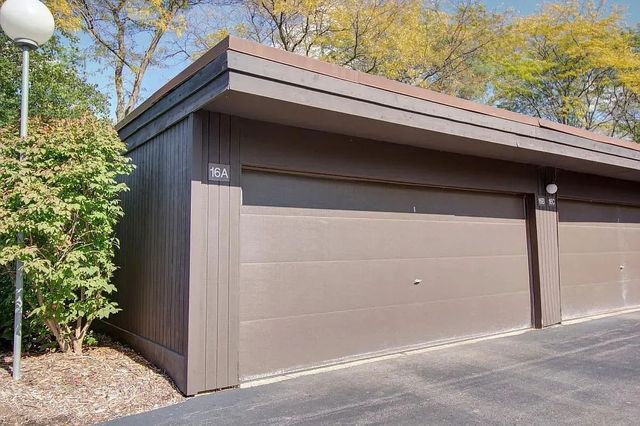 5946 GREENVIEW Road, Lisle, IL 60532