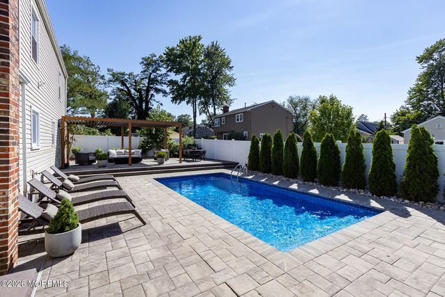 394 Maple Drive, Belford, NJ 07718