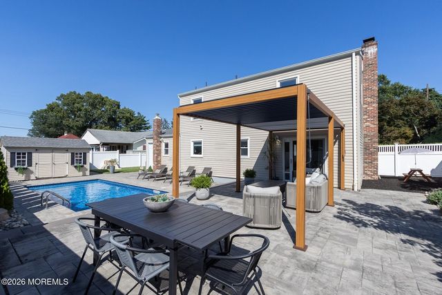 394 Maple Drive, Belford, NJ 07718