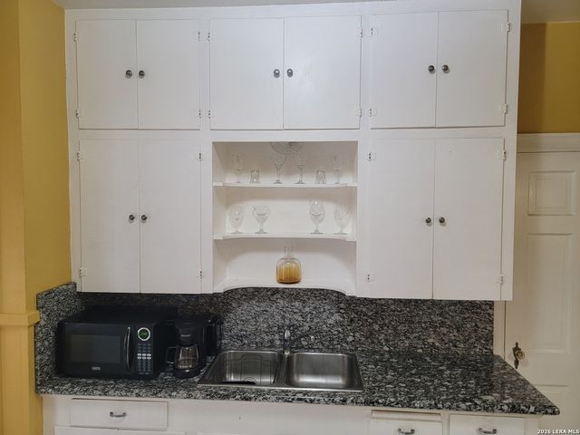 273 E Lullwood Ave, San Antonio, TX 78212