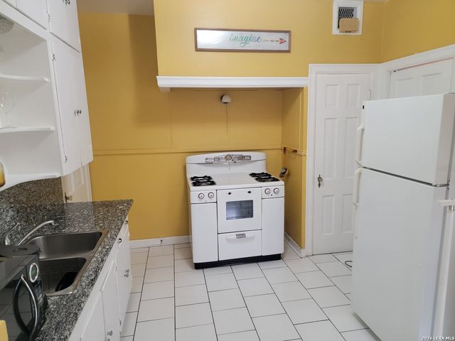 273 E Lullwood Ave, San Antonio, TX 78212