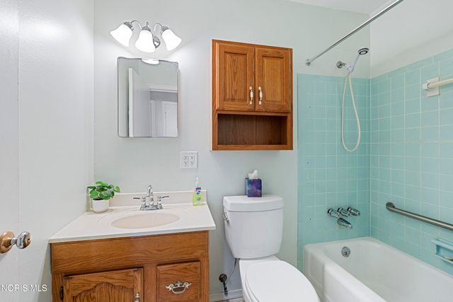 833 Cherry Lane, Waterville, OH 43566