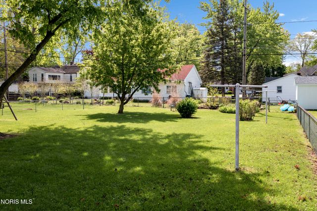 833 Cherry Lane, Waterville, OH 43566