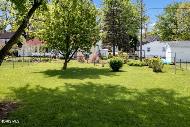 833 Cherry Lane, Waterville, OH 43566