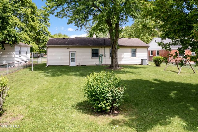 833 Cherry Lane, Waterville, OH 43566