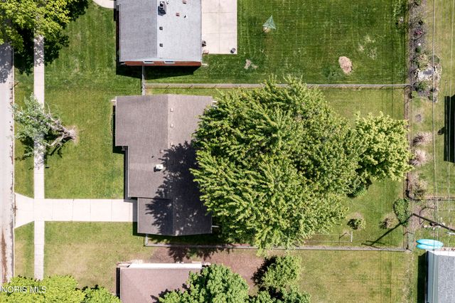 833 Cherry Lane, Waterville, OH 43566