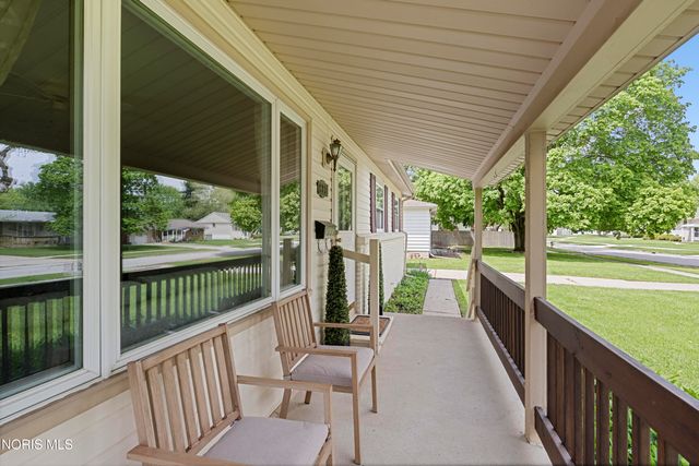 833 Cherry Lane, Waterville, OH 43566