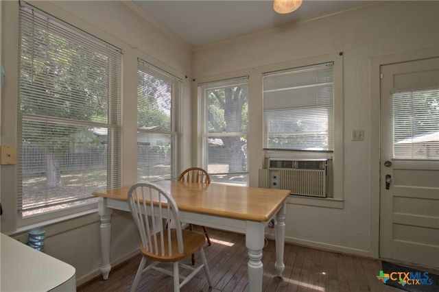 320 E Faust, New Braunfels, TX 78130