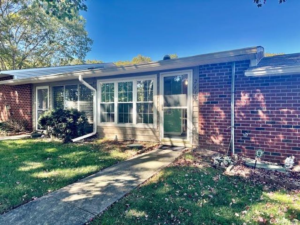 261 Unit D Newcastle Court, Ridge, NY 11961