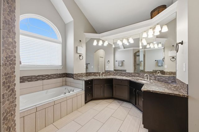 6611 E Central Park Ave, Bel Aire, KS 67226