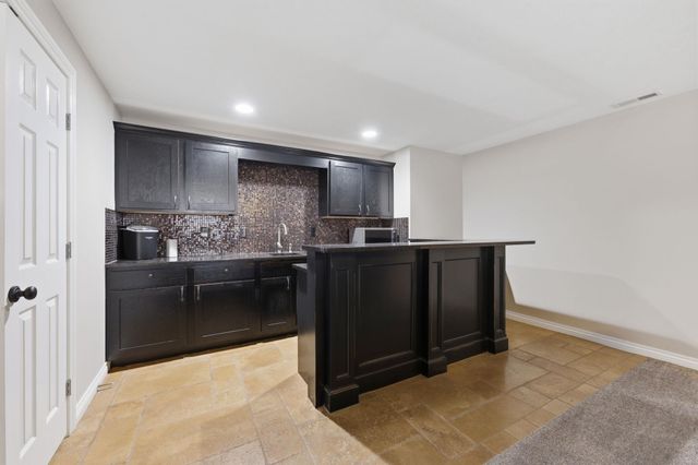 6611 E Central Park Ave, Bel Aire, KS 67226