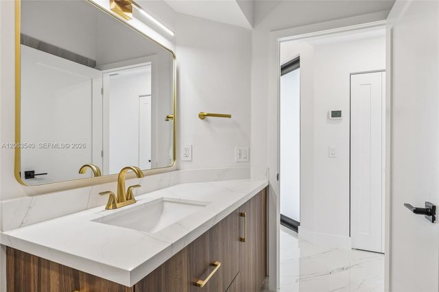 9613 NW 8th Circle, Plantation, FL 33324
