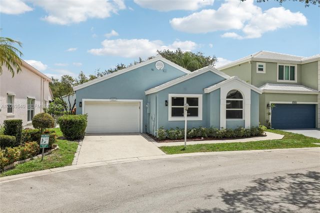 9613 NW 8th Circle, Plantation, FL 33324