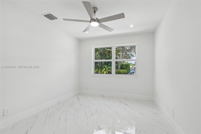 9613 NW 8th Circle, Plantation, FL 33324