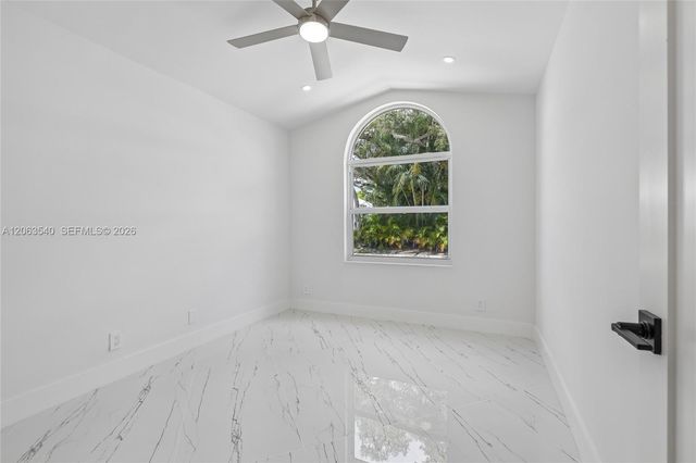 9613 NW 8th Circle, Plantation, FL 33324