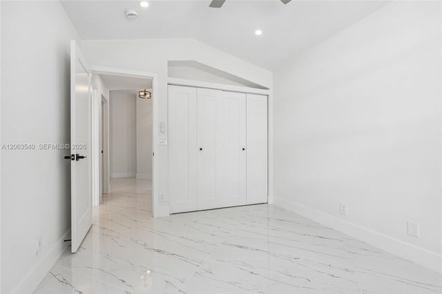9613 NW 8th Circle, Plantation, FL 33324