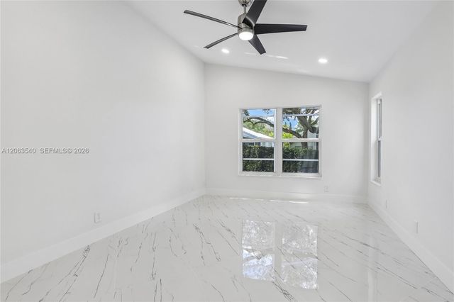 9613 NW 8th Circle, Plantation, FL 33324