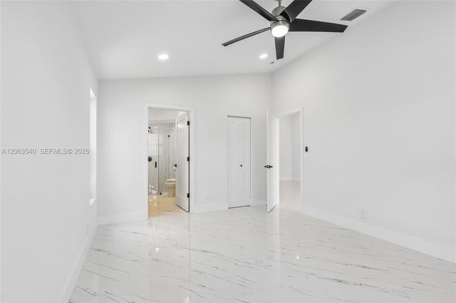 9613 NW 8th Circle, Plantation, FL 33324