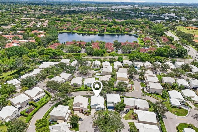 9613 NW 8th Circle, Plantation, FL 33324