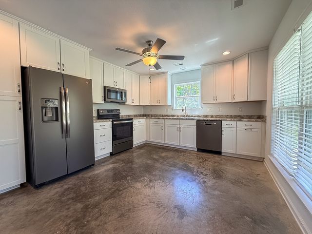 2130 Indian Mound Rd, Woodlawn, TN 37191