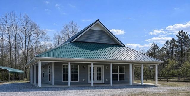 2130 Indian Mound Rd, Woodlawn, TN 37191