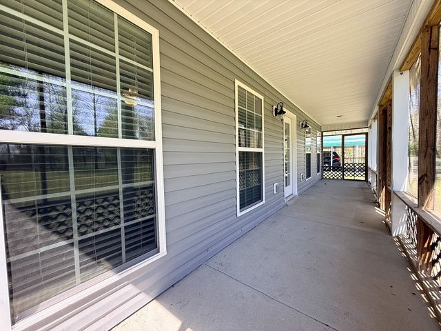 2130 Indian Mound Rd, Woodlawn, TN 37191