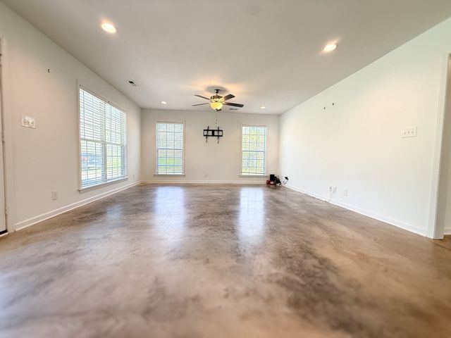 2130 Indian Mound Rd, Woodlawn, TN 37191