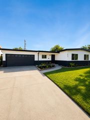 834 Daisy Ave, Lodi, CA 95240