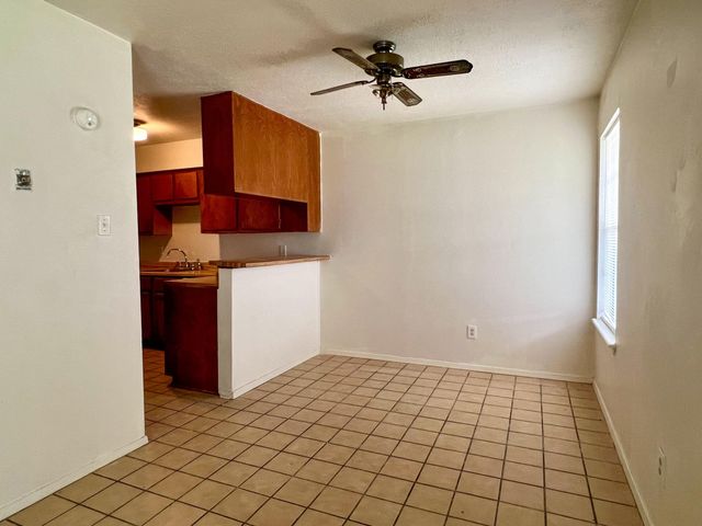 707 Ruth Ct, Unit A, Navasota, TX 77868