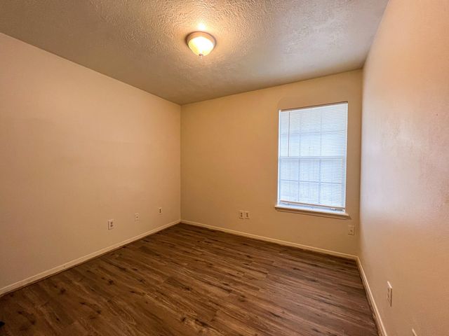 707 Ruth Ct, Unit A, Navasota, TX 77868