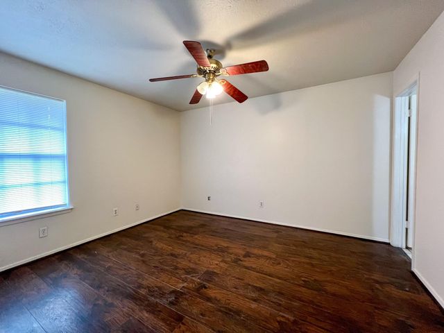 707 Ruth Ct, Unit A, Navasota, TX 77868