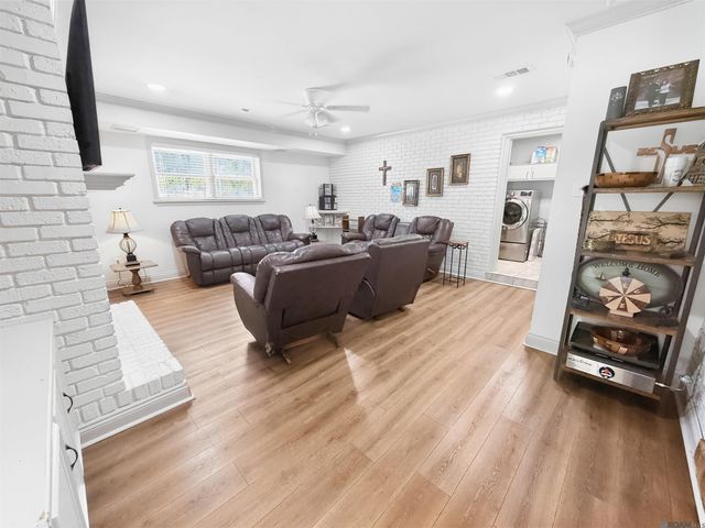 9808 Arnold Rd, Denham Springs, LA 70726