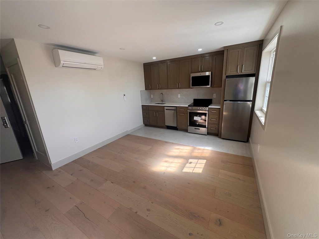 2034 Colden Avenue, Bronx, NY 10462 — photo 3