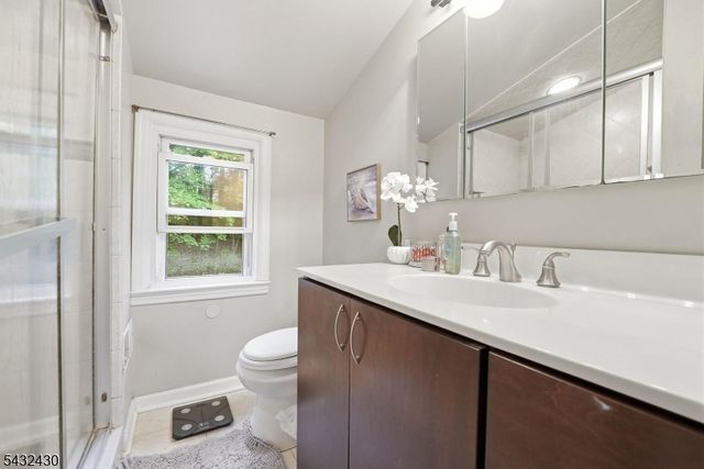 35 Deerfield Dr, West Orange Twp., NJ 07052