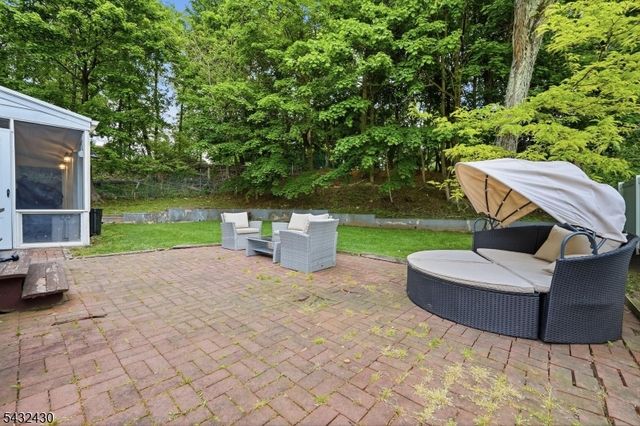 35 Deerfield Dr, West Orange Twp., NJ 07052