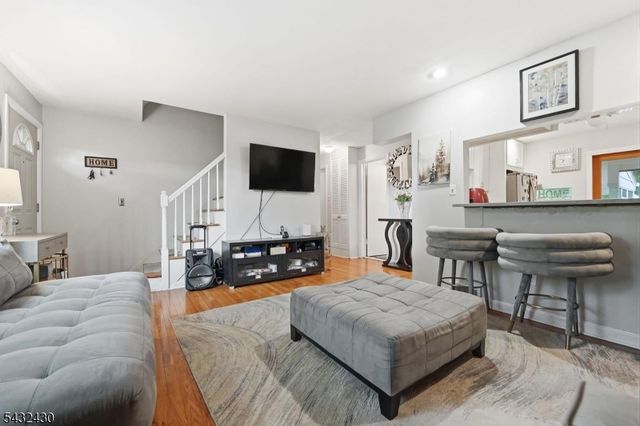 35 Deerfield Dr, West Orange Twp., NJ 07052