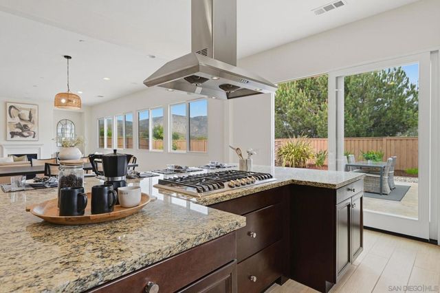 8624 Tillage, San Diego, CA 92127