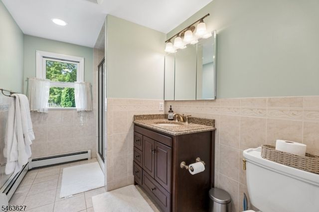 17 Cherry Ln, Mendham Twp., NJ 07945