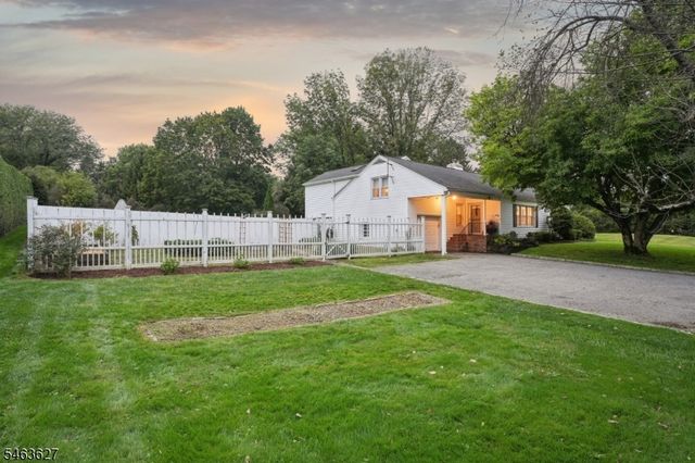 17 Cherry Ln, Mendham Twp., NJ 07945